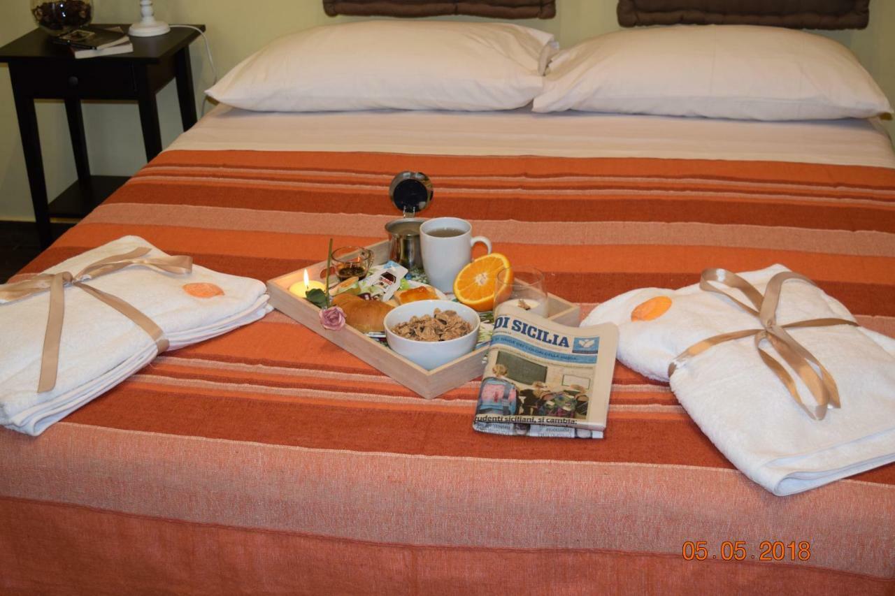 Il Tempo Ritrovato - Locazione Ad Uso Turistico Apartment Palermo Luaran gambar